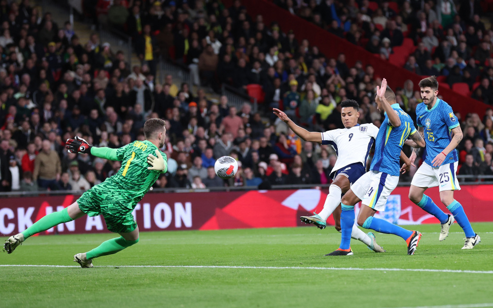 本西蒙斯曾 本西蒙斯曾