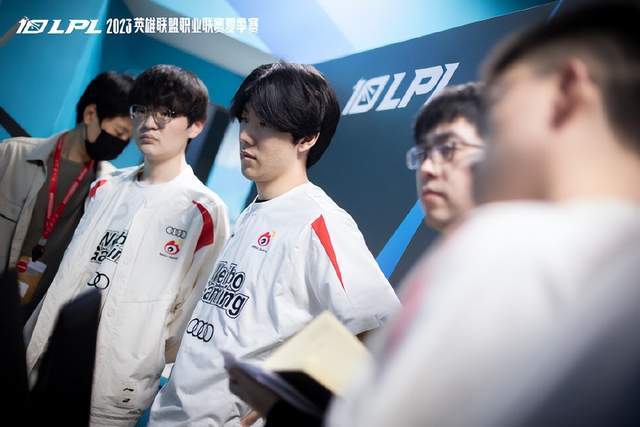 却被挥霍一 却被挥霍一